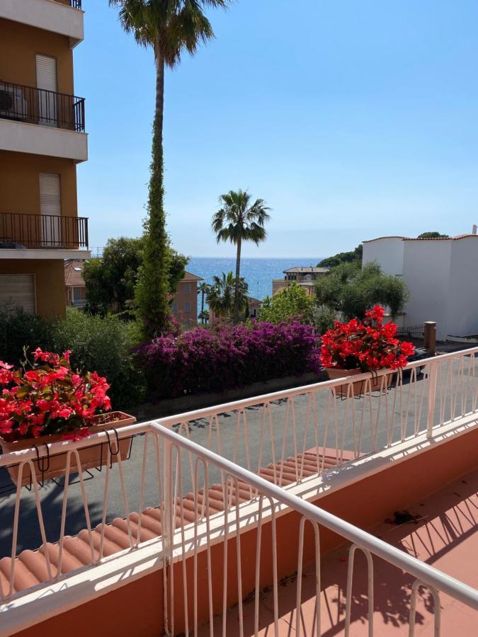 Hotel Nettuno Diano Marina Exterior foto